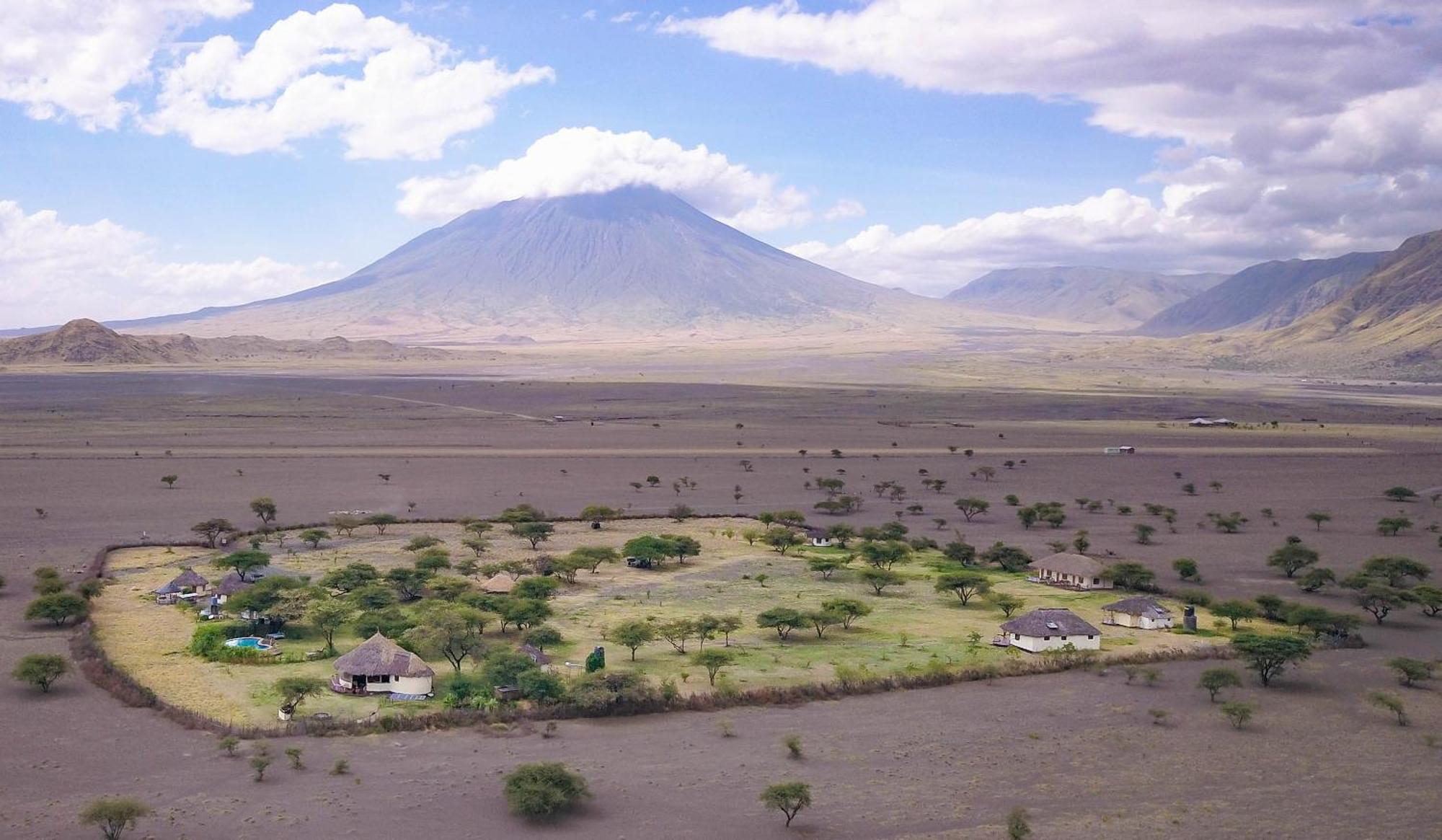 Lake Natron Maasai Giraffe Eco Lodge And Camping Mtowabaga Exterior photo
