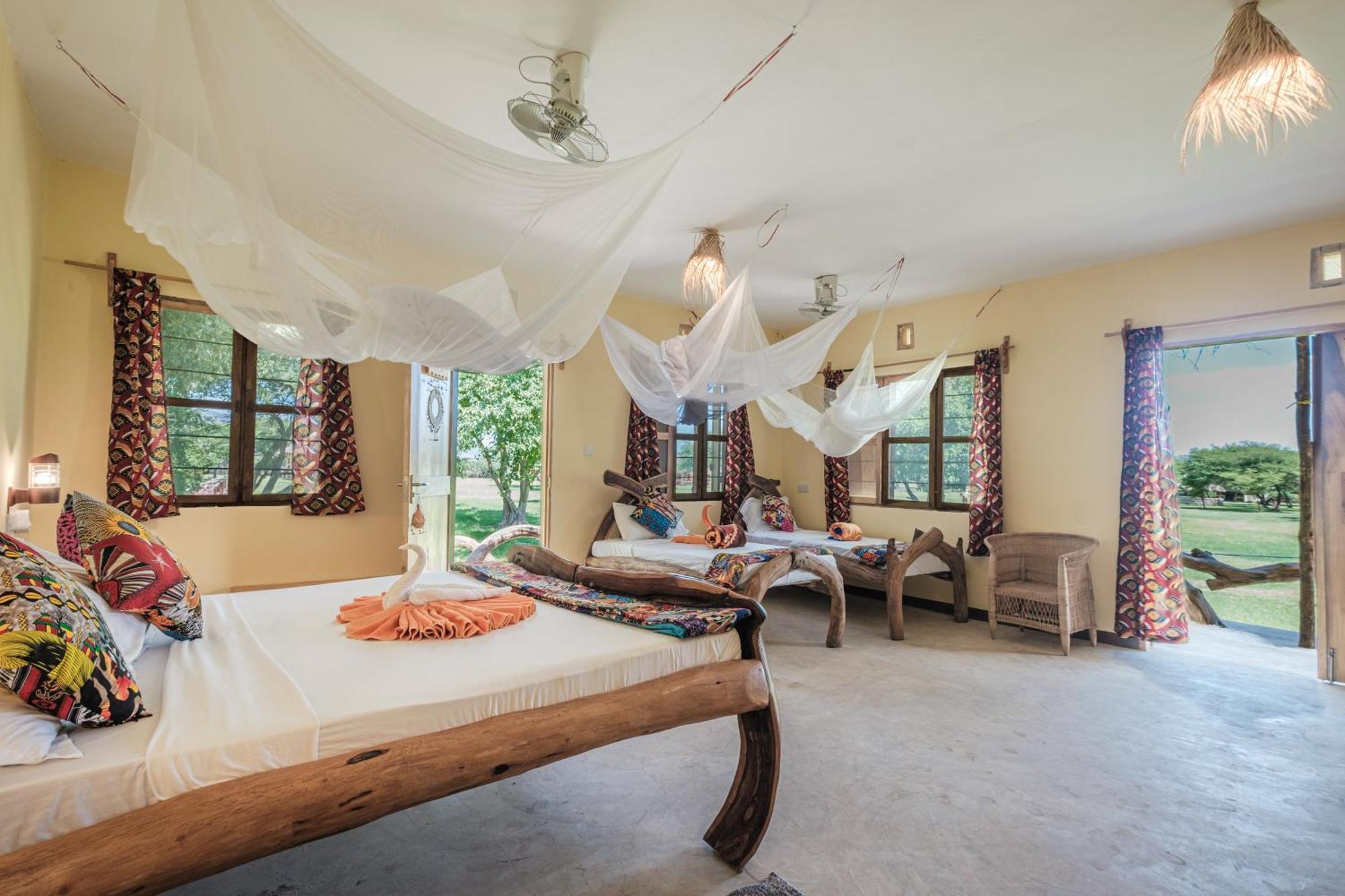 Lake Natron Maasai Giraffe Eco Lodge And Camping Mtowabaga Exterior photo